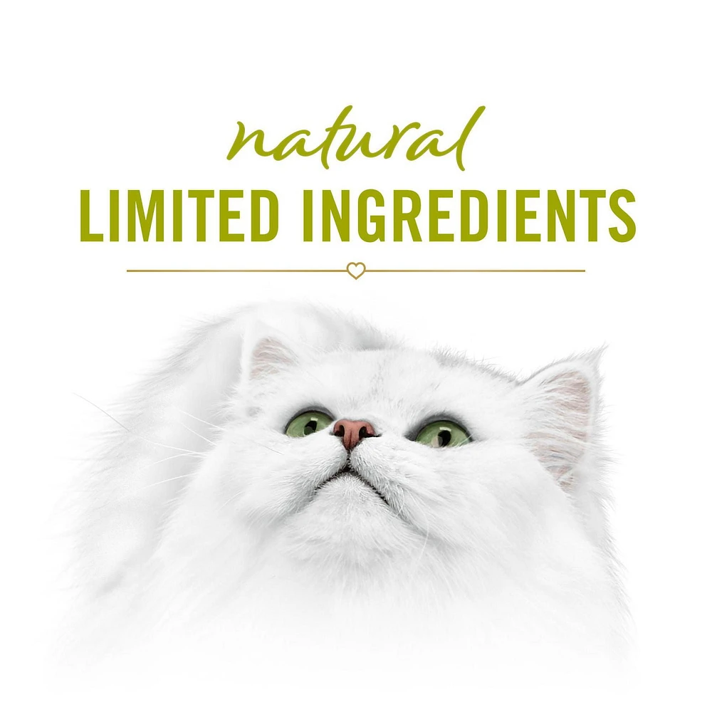 Fancy Feast Savoury Purée Naturals avec Poulet Naturel dans une Sauce Demi-Glace, Gâteries pour Chats 40 g 40g