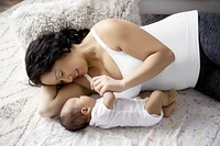 Medela Comfy Cami Bra for Maternity/Breastfeeding, White, Large