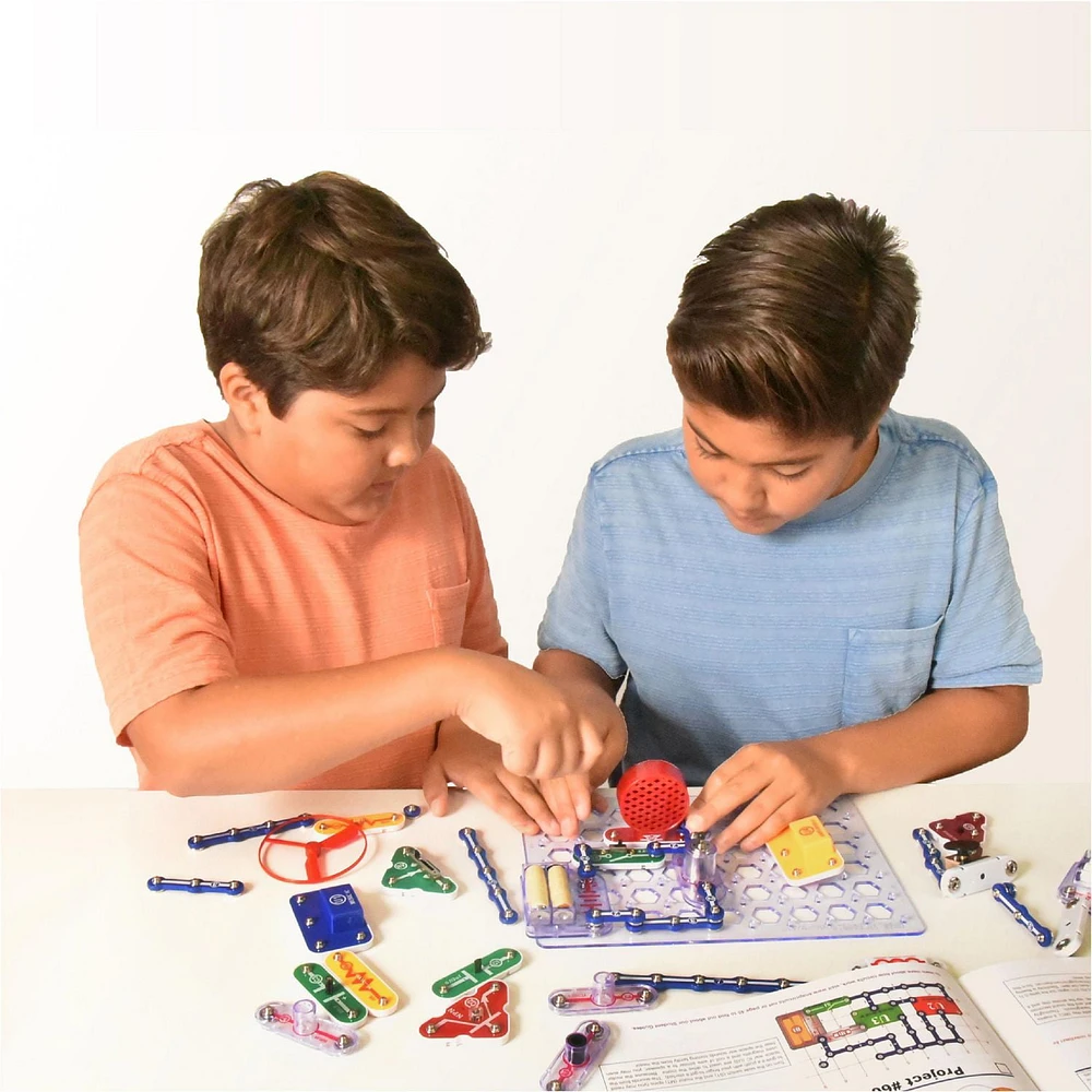 Snap Circuits® Science STEM Electronics Junior 100 (SC100FR) 100+ Projects!