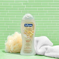 Softsoap Oat Milk & Vanilla Body Wash, Hypoallergenic Body Wash for Sensitive Skin, 591 mL