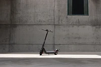 NIU KQi3 Max Electric Kick Scooter - Space Gray