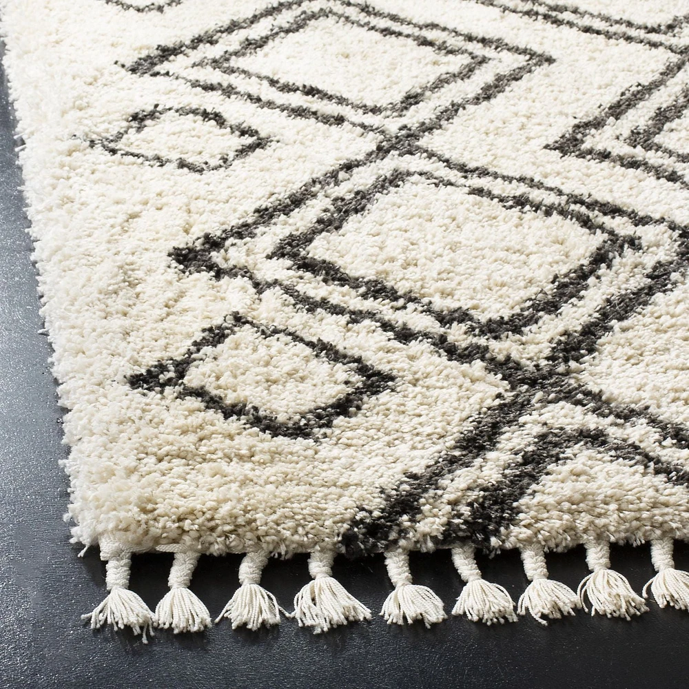 Safavieh Moroccan Fringe Kaelea Geometric Shag Area Rug