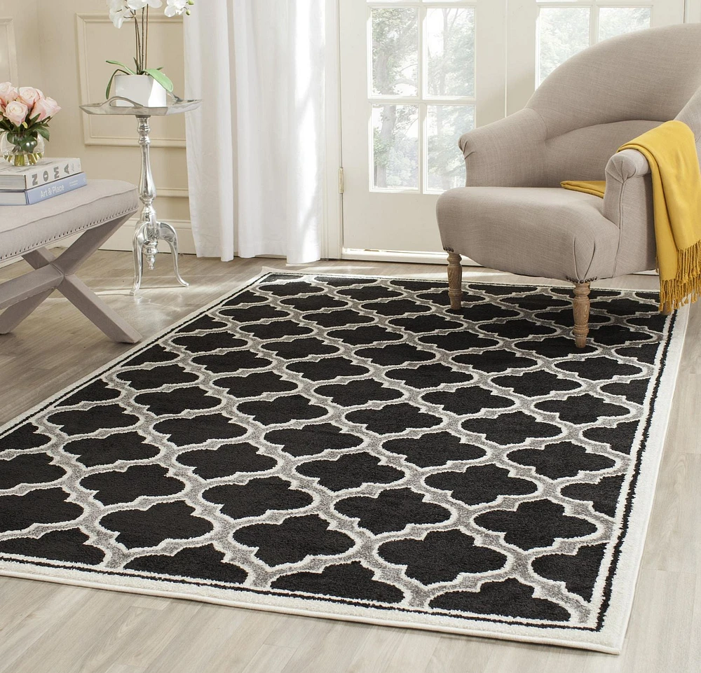 Safavieh Amherst Wilson Geometric Area Rug