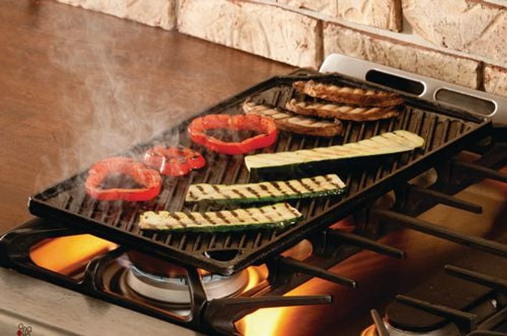 Lodge® Seasoned Cast Iron Reversible Grill / Griddle