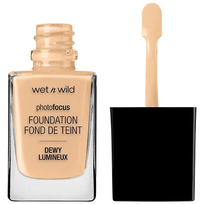 WetNWild Photo Focus Dewy fond de teint WNW Dewy fond de teint