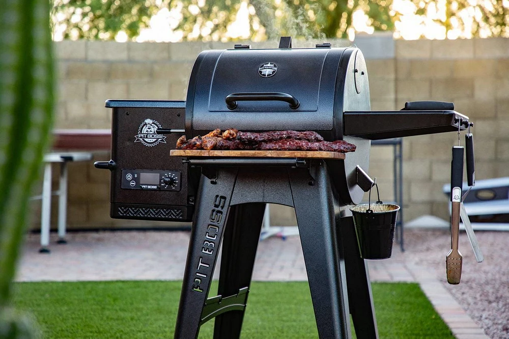 Pit Boss Navigator 550 Wood Pellet Grill