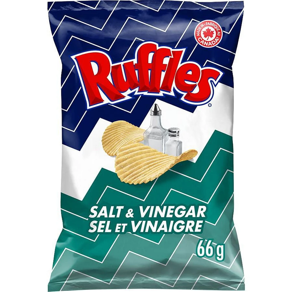 Ruffles Salt & Vinegar Flavoured Potato Chips, 66 g.