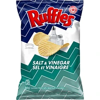 Ruffles Salt & Vinegar Flavoured Potato Chips, 66 g.