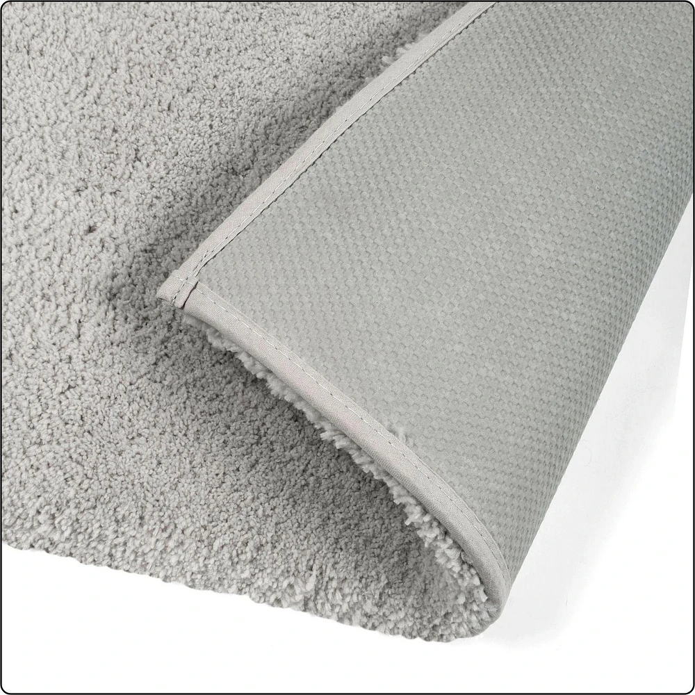 Hometrends 3K Solid Light Grey Polyester Bathrug, 20"x32",Anti-Skid Bathrug