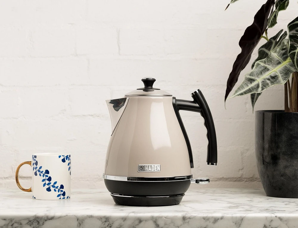 Haden Cotswold 1.7 Litre (7cup) Electric Kettle