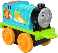 Fisher-Price Thomas & Friends Minis Glow in the Dark Twist-n-Turn Stunt Set