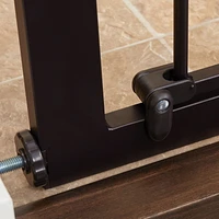 Barrière haute Passage pour animaux avec chatière de North States™ Mypet™ - Bronze mat