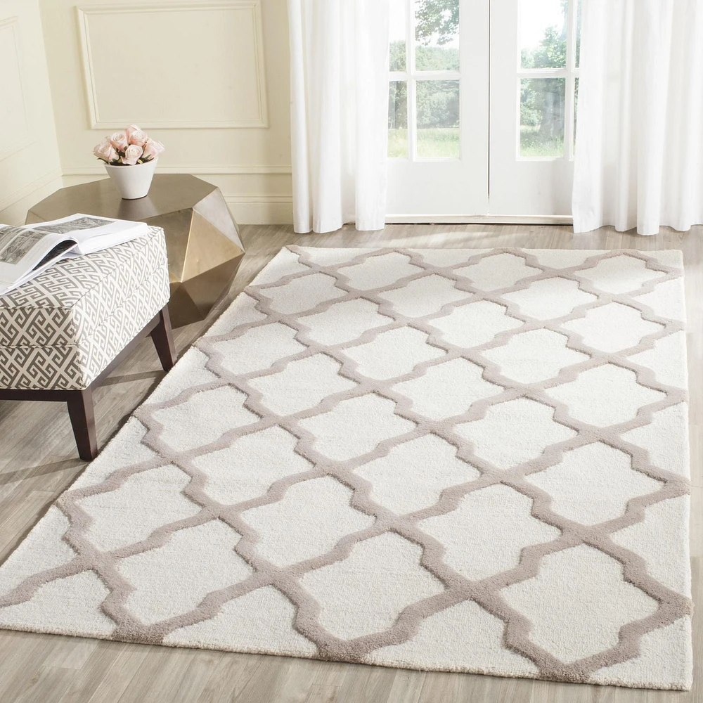 Safavieh Cambridge Liam Geometric Area Rug