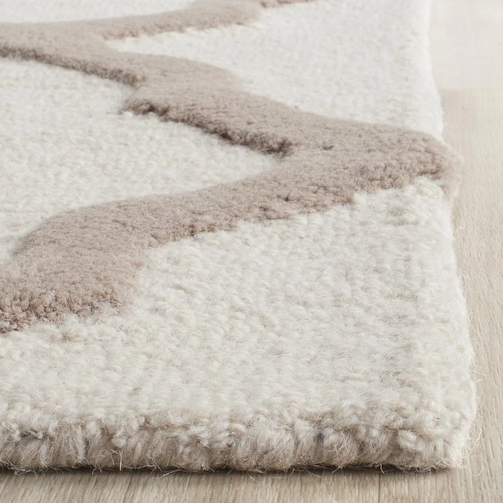 Safavieh Cambridge Liam Geometric Area Rug