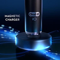 Brosse à dents électrique avec 3 brossettes Oral-B iO Series 8