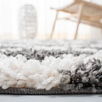 Safavieh Dallas Jerrie Geometric Shag Area Rug