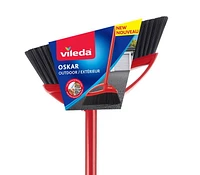 Vileda Oskar Outdoor Broom - Angled Bristles for Heavy Duty Sweeping, Strong bristles