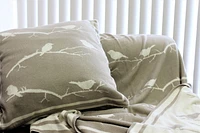 Fabstyles Taupe 50x60 THROW SINGING BIRD