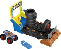 Hot Wheels Monster Trucks Arena Smashers Race Ace Smash Race Challenge Playset with 1 Vehicle