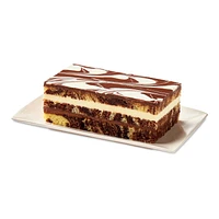 Your Fresh Market Tuxedo Bar Cake, 755 g