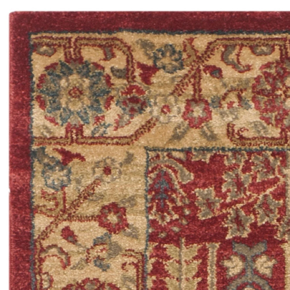 Safavieh Mahal Phylliss Traditional Area Rug