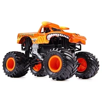 Monster Jam, Official El Toro Loco Monster Truck, Collector Die-Cast Vehicle, 1:24 Scale, Kids Toys for Boys Ages 3 and up