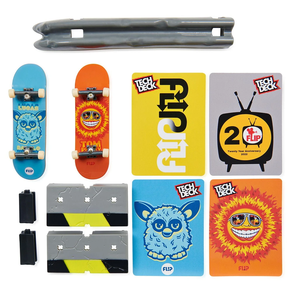 Tech Deck, Flip Skateboards Versus Series, Collectible Fingerboard 2-Pack and Obstacle Set, Kids Toy for Ages 6 and up