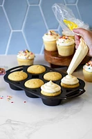 Lodge Bakeware 6 Cup Muffin Pan