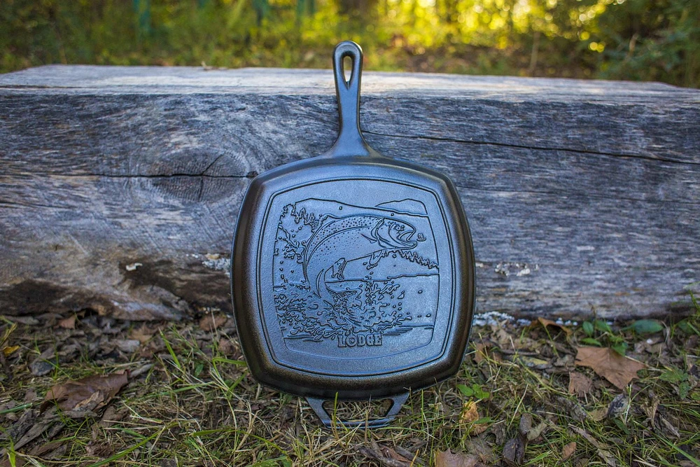 Lodge Wildlife 10.5 Inch Fish Square Grill Pan