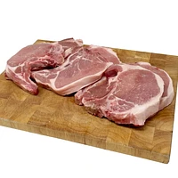 Maple Leaf Fresh Bone-In Pork Chops Sirloin and Center Combo Pack, 1 Sirloin, 2 Ribend, 3 Center Chops, 0.90 - 1.50 kg