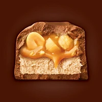 SNICKERS, barre choc. au lait et arachides, grand format 2 morc., 93 g Contient une (1) barre SNICKERS grand format de 93 g.
