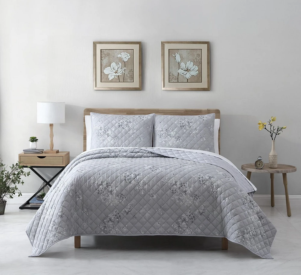 Avery Homegrown Gray Floral 3-Piece Quilt Set