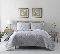 Avery Homegrown Gray Floral 3-Piece Quilt Set