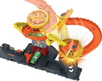 Hot Wheels City Pizza Slam Cobra Attack Playset with 1:64 Scale Toy Car, Ages 3Y+