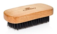 Faite de poils d’origine végétale à 100 %, cette brosse est parfaite pour démêler, sculpter et styliser les barbes, quelle qu’en soit la longueur. 1 Brosse
