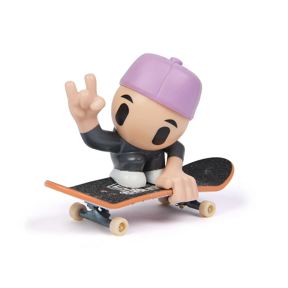 Tech Deck Sk8 Crew, Exclusive Fingerboard with Assistive Figure, Collectible and Customizable Mini Skateboards, Kids Toys for Ages 5 and up (Styles May Vary), Tech Deck Sk8 Crew