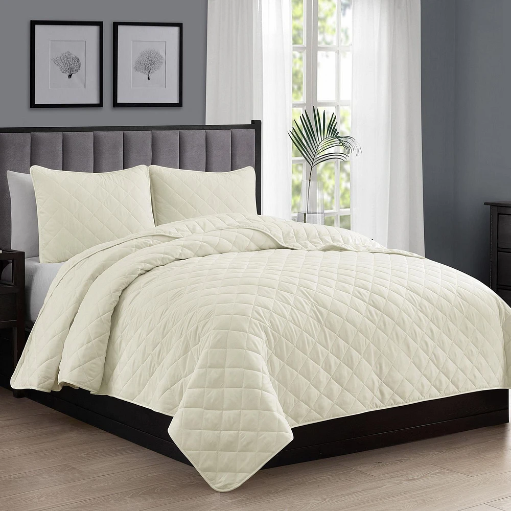 Swift Home Diamond Quilt Set