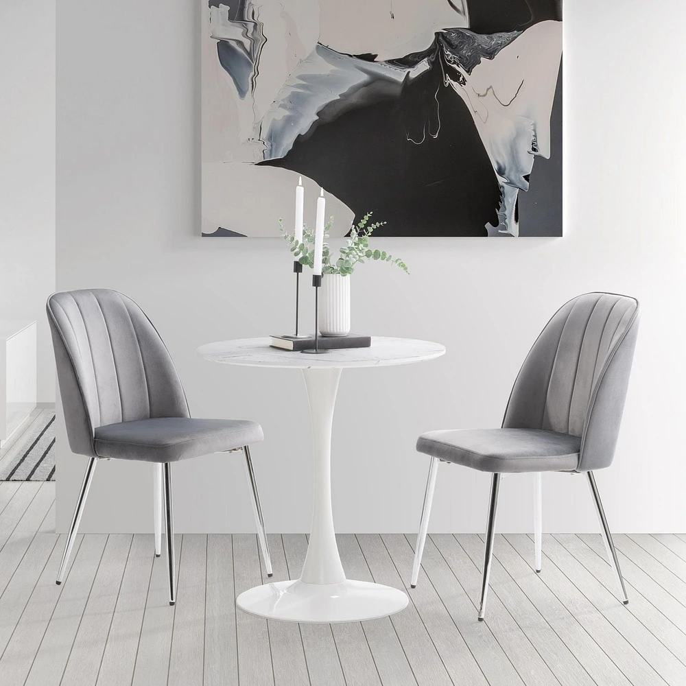 Chaise d'appoint touffetée en velours Nash