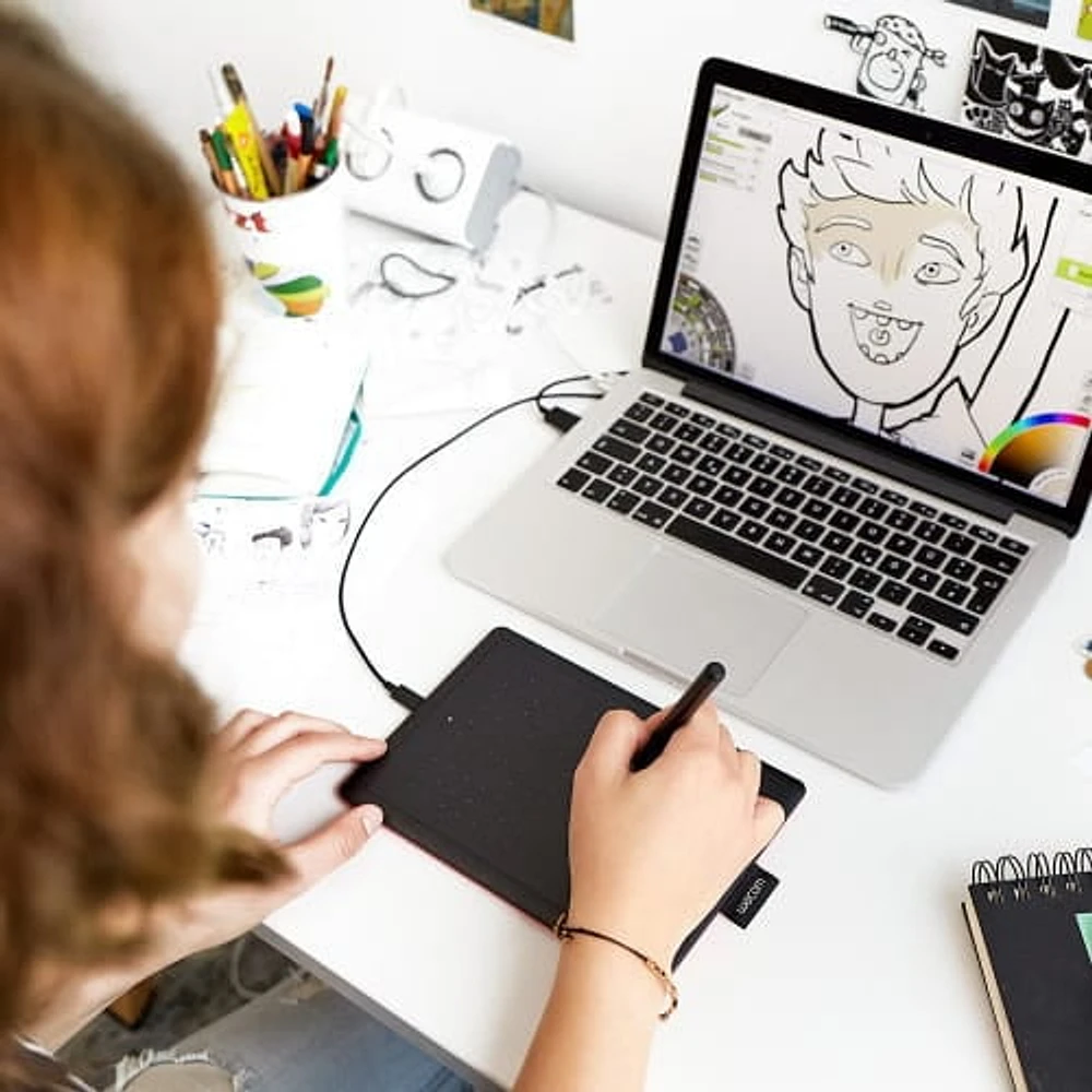 ONE BY WACOM SMALL - FRENCH