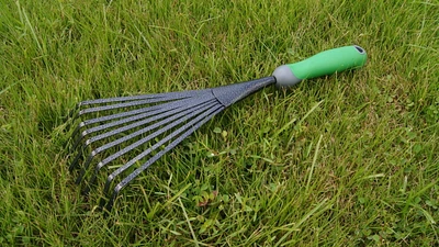 METAL HAND RAKE, RAKE