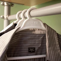Lynx Stay-Put Hanger