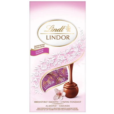Chocolats au lait Lindor de Lindt fourrés de saveur d’amandes