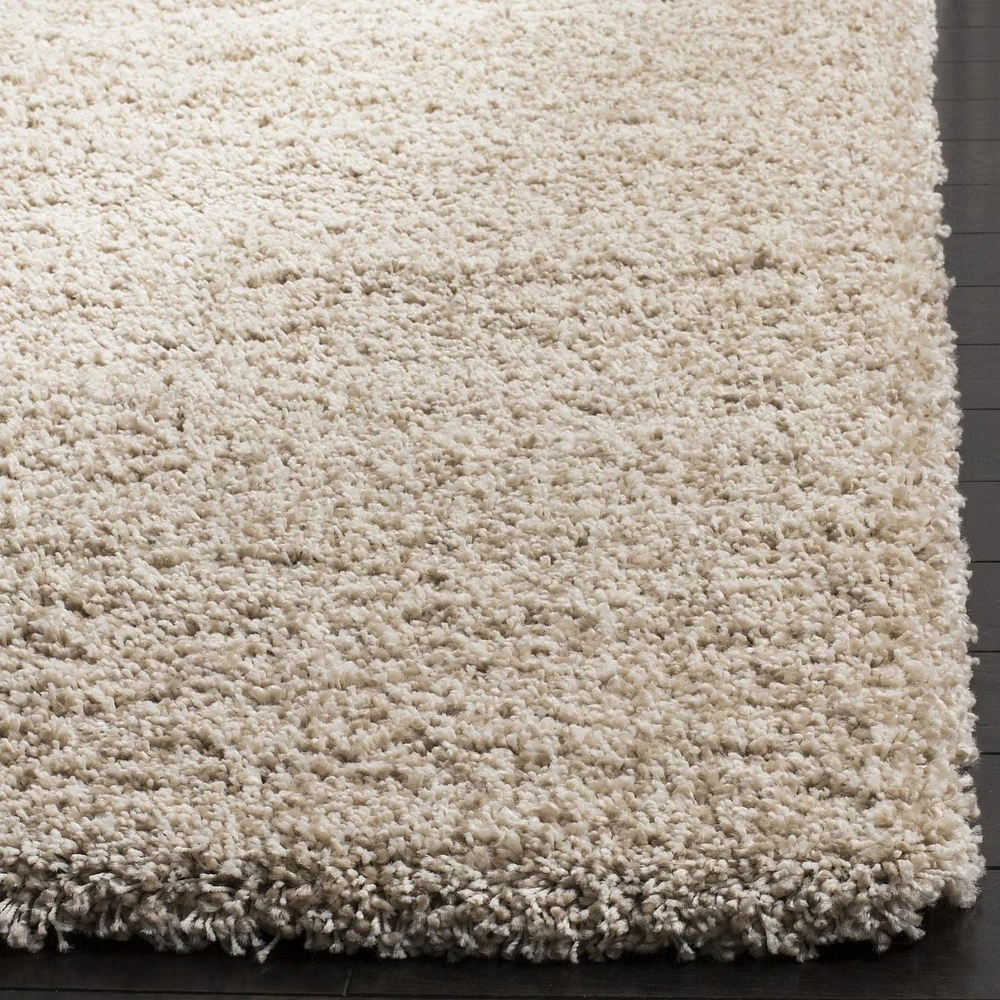 Safavieh California Solid Plush Shag Area Rug