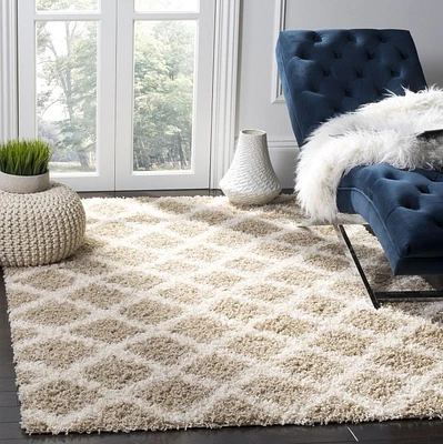 Safavieh Layla Geometric Plush Shag Area Rug