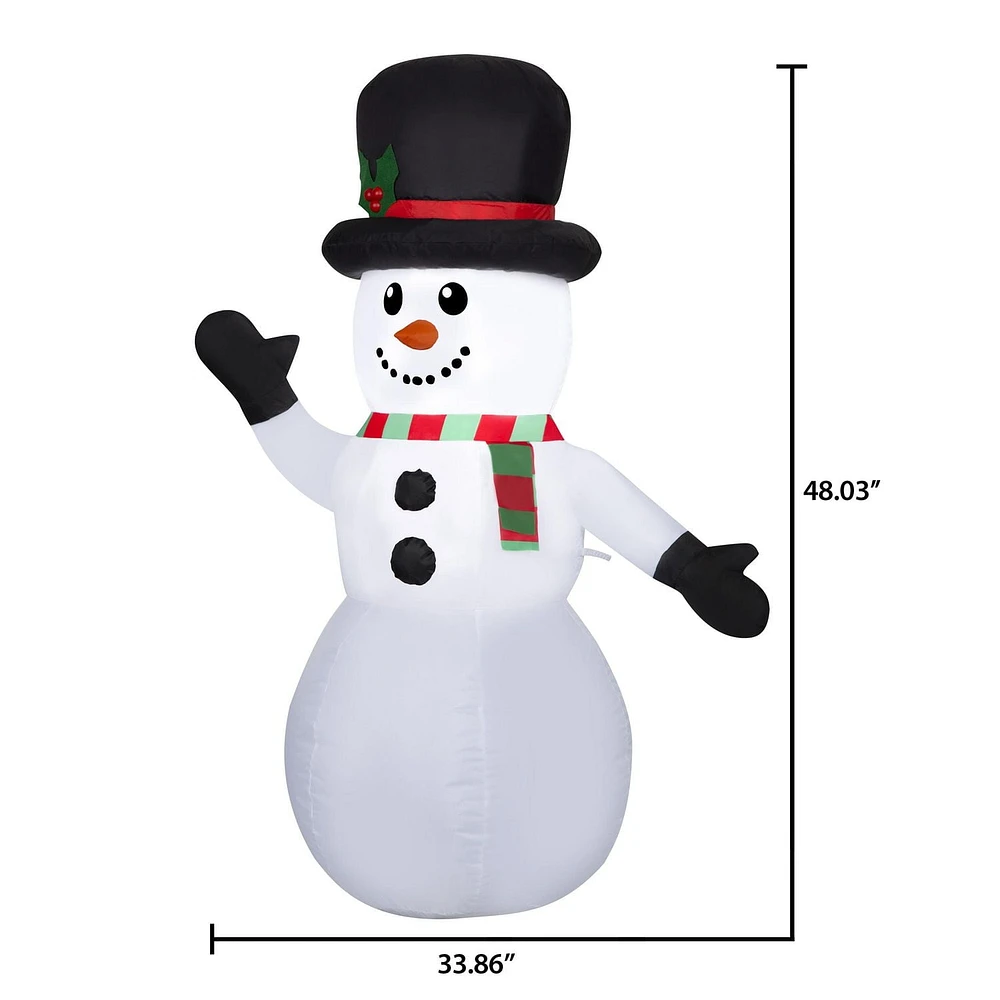 Bonhomme de neige gonflable avec un haut-de-forme