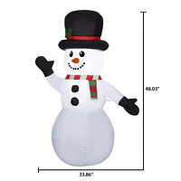 Bonhomme de neige gonflable avec un haut-de-forme