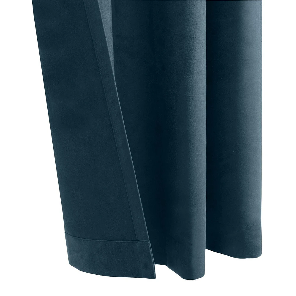Nova Blackout Grommet Indoor Curtain