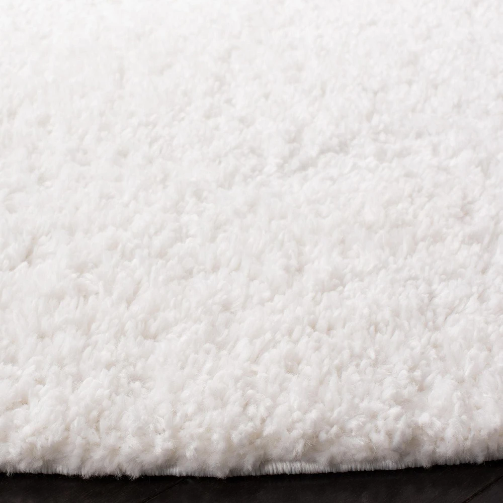 SAFAVIEH August Carlene Solid Plush Shag Area Rug