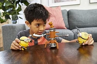 ​Minions: The Rise of Gru Movie Moments Martial Arts Minions Action Figure Interactive Toy with Articulation & Kung Fu Movie Scene Training Accessories