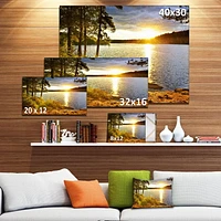 Designart Belle vue sur le coucher de soleil sur le lac Art mural sur toile